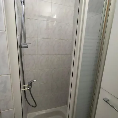 Charming 3 In Secure Quiet Apartment Venissieux